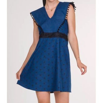 Vestido corto de verano azul denim con estampado de flamencos negros