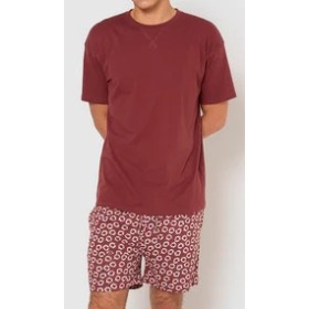 Ensemble pyjama court en coton. T-shirt à manches courtes et col rond. Short à taille élastiquée.
