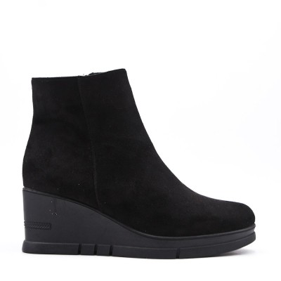 Faux leather ankle boot