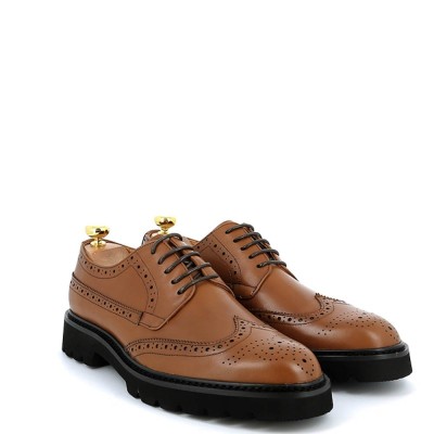 Lace-up leather derby