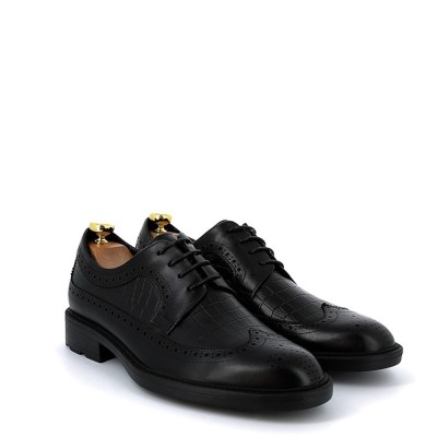 Lace-up leather derby