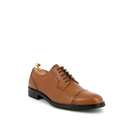 Lace-up leather derby