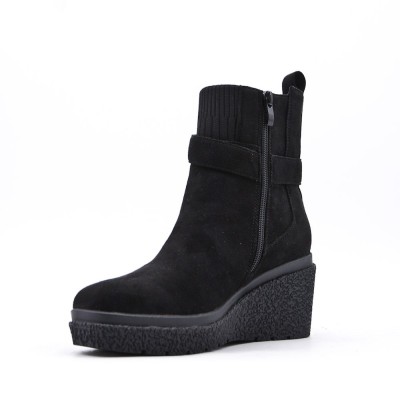 Ankle boot in mixed materials For fall and winter