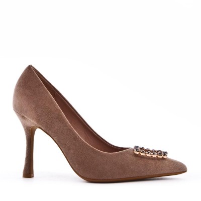 Faux leather pump with heel